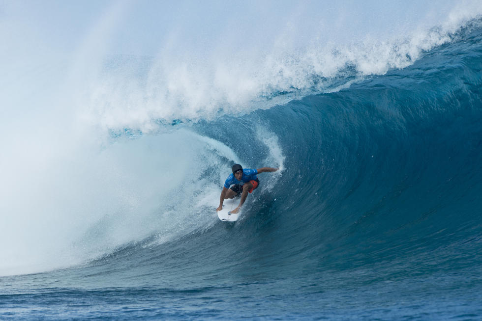 Jeremy-Flores-wins-Teahupoo